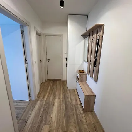 Viktoria Apartment Warna